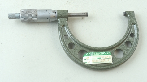 Mitutoyo 3" caliper No. 103-179 in casse